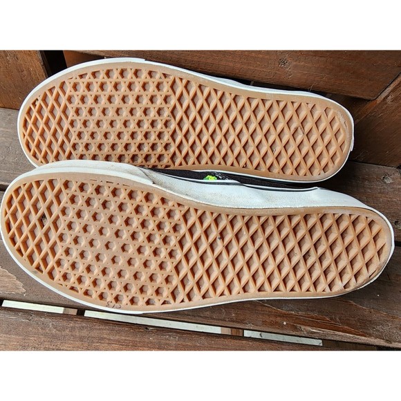 VANS Eyes In The Dark Slip On Sneakers Unisex M-8.5 W-10 Glow In The Dark - Picture 5 of 7